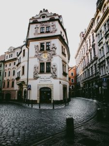 Tomer Levi FOREX, Tomer Levi optionXO, Tomer Levi Wmoption, Tomer Levi PrimeCFD  - Tomer Levi forex ample, explains about the Czech Republic