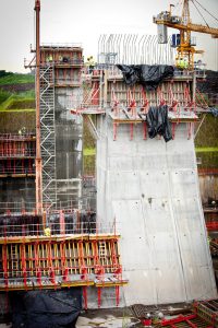 עובדות מעניינות על פנמה. אריה גולדין. מטייל עם חברו שלומי טהורי